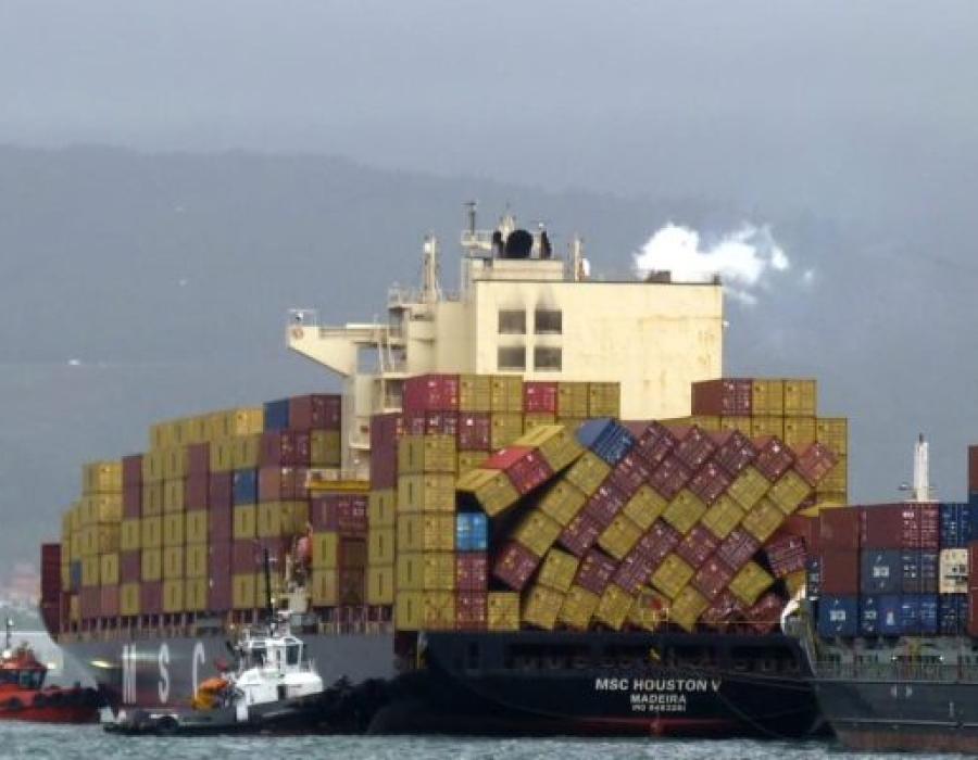 Tàu MSC mất container trong cơn bão ngoài khơi Bồ Đào Nha